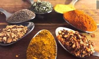 Zenzero contro la nausea, pepe utile alla digestione: le spezie e le loro propriet� benefiche